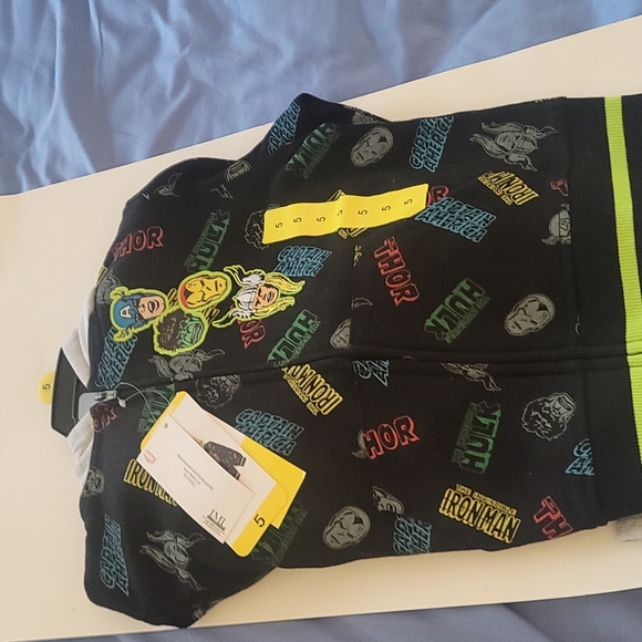 2 piece Marvel Wear for Kids - Picture 1 of 3